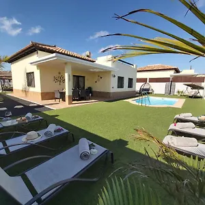 https://villa-thais-with-private-pool-ideal-for-your-holidays.hotelsfuerteventura.org